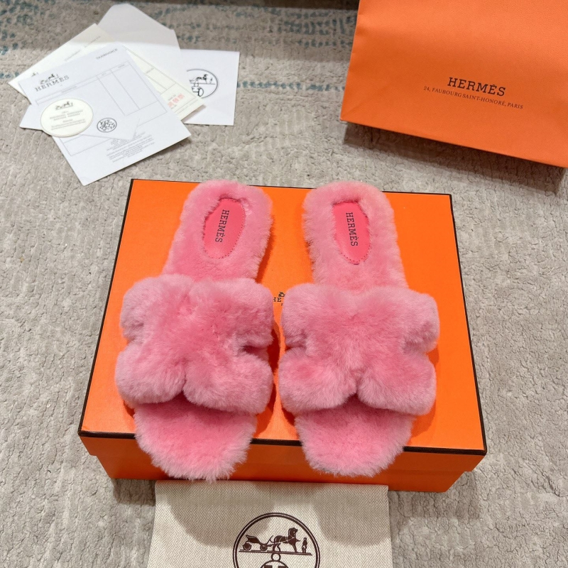 H**mes slippers